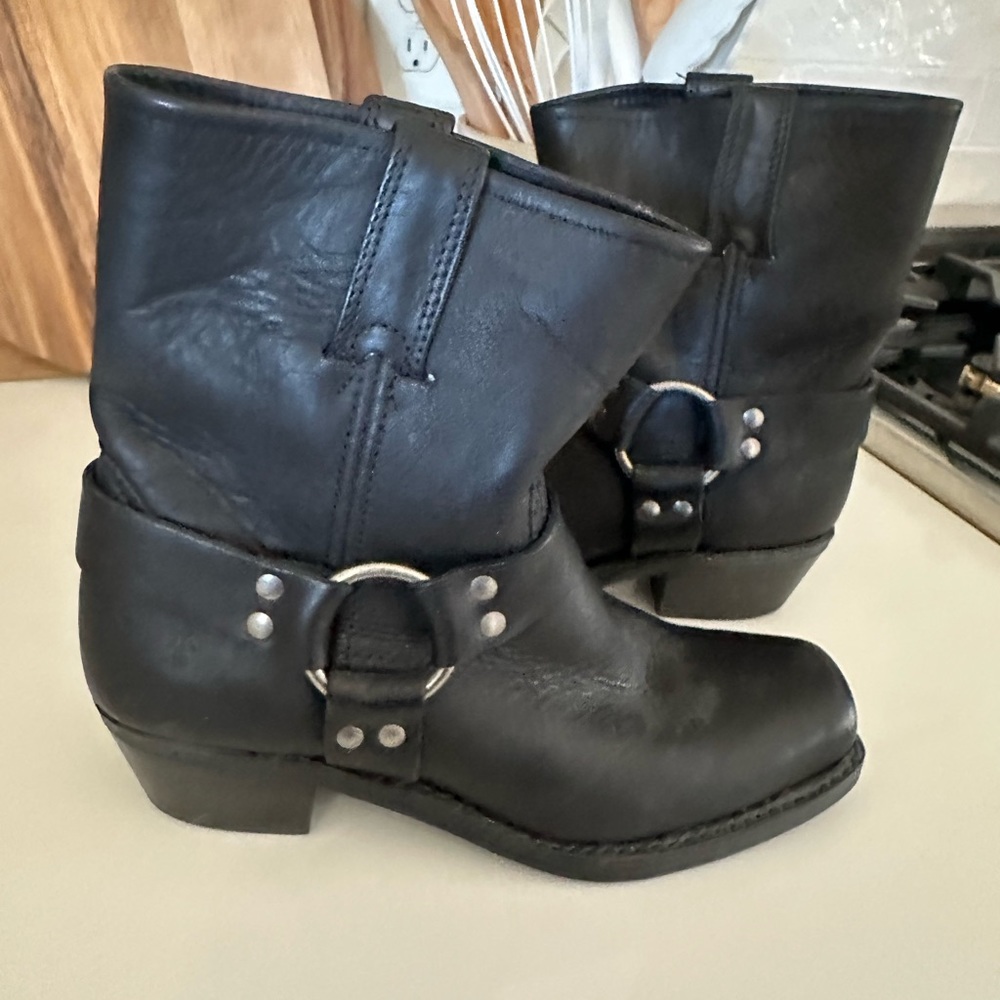 Brand New, Never Worn Frye Harness 8R boots Size 8